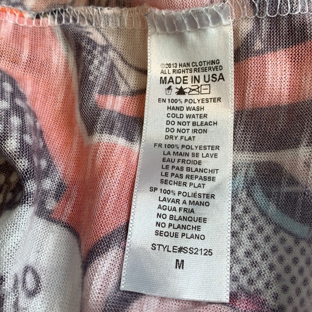 Oversized Embellished Pop Culture Crop Top Medium - Picture 4 of 6